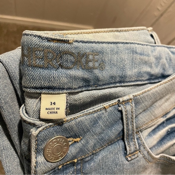 Cherokee Girls Distressed Ripped Light Wash Jeans - Picture 2 of 6